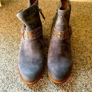 Sofft women’s boots. Size 6